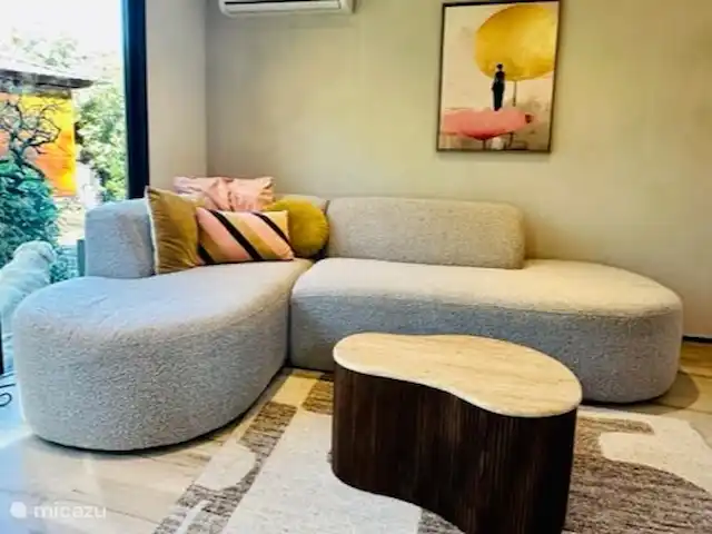 StayatSas Tiny House Pippa huren in Nederland, Gelderland, Doornspijk - chalet Er is airco en een grote loungebank