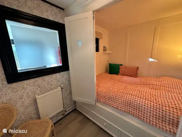 StayatSas Tiny House Pippa huren in Nederland, Gelderland, Doornspijk - chalet Bedstee kamer, bedstee zelf is 2x2 meter!