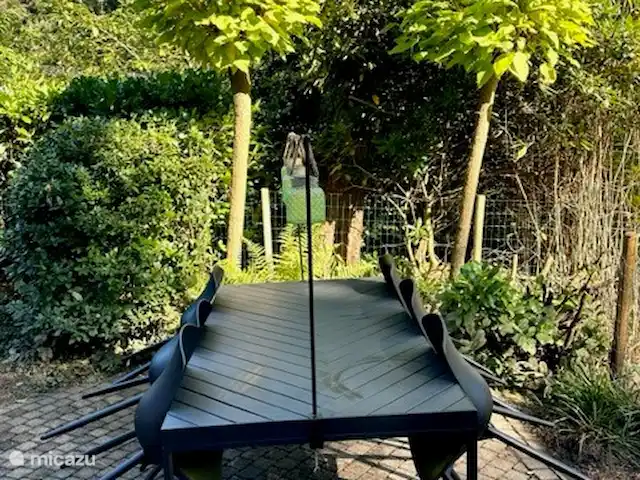 StayatSas Tiny House Pippa huren in Nederland, Gelderland, Doornspijk - chalet buiten eten!