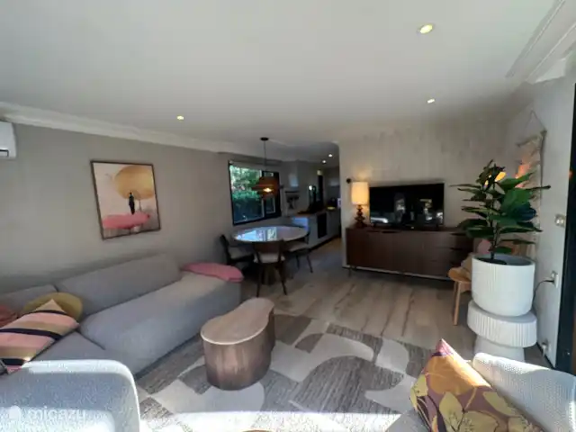 StayatSas Tiny House Pippa huren in Nederland, Gelderland, Doornspijk - chalet Heerlijk grote woon-eetkamer!