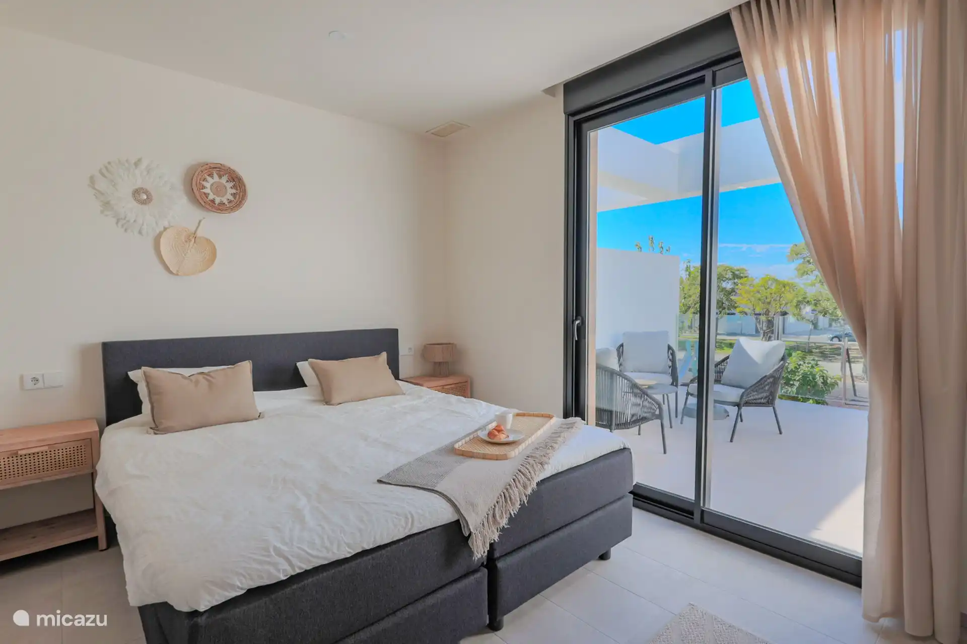 Bedroom with access to balcony