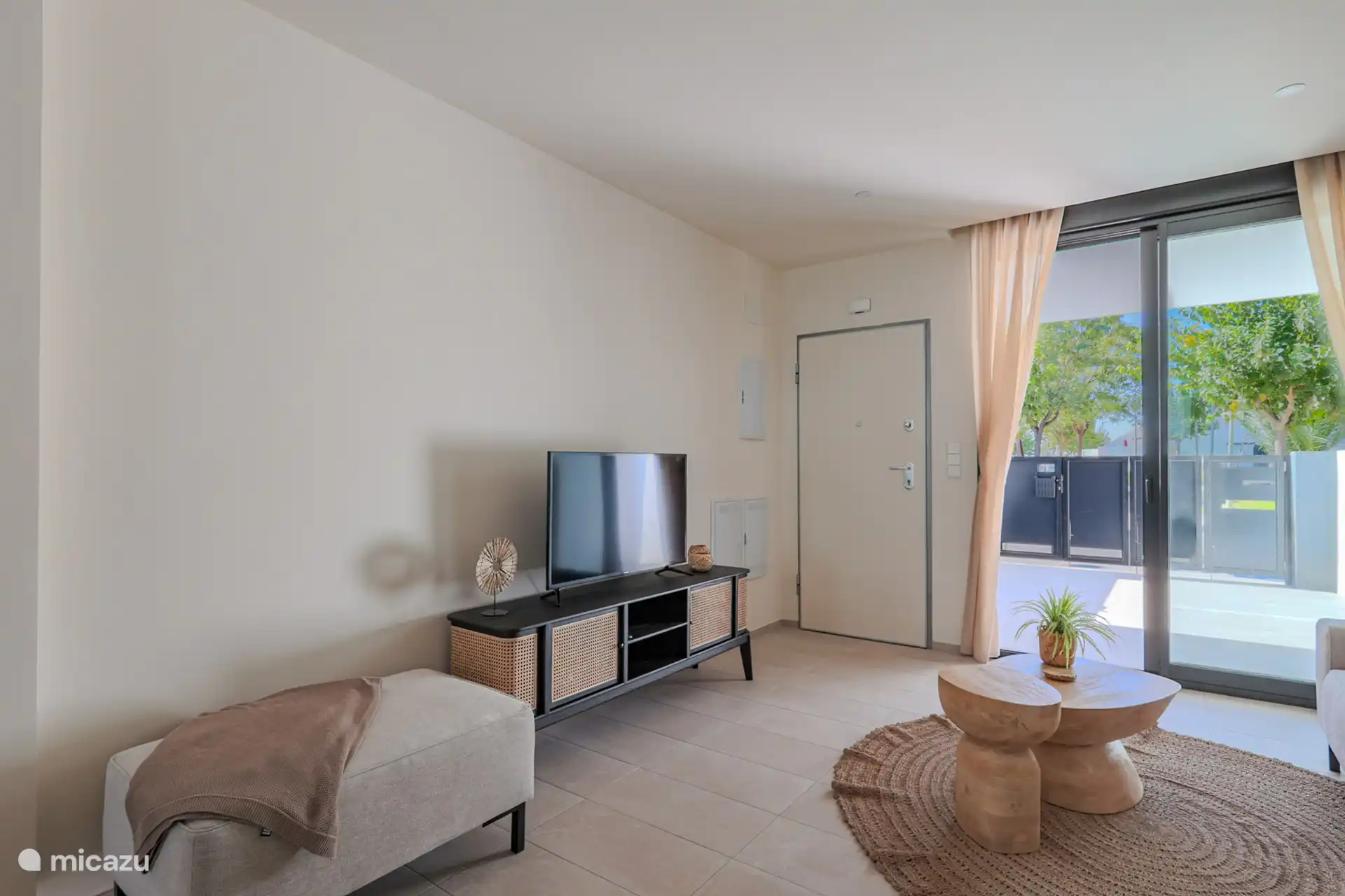 Seating area incl. Smart TV