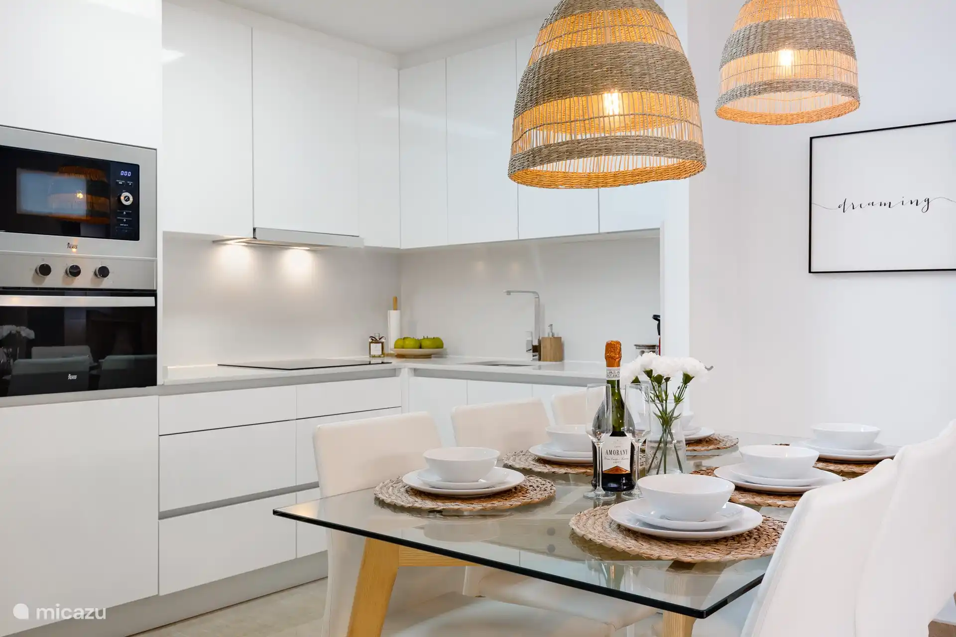 Küche und Essbereich