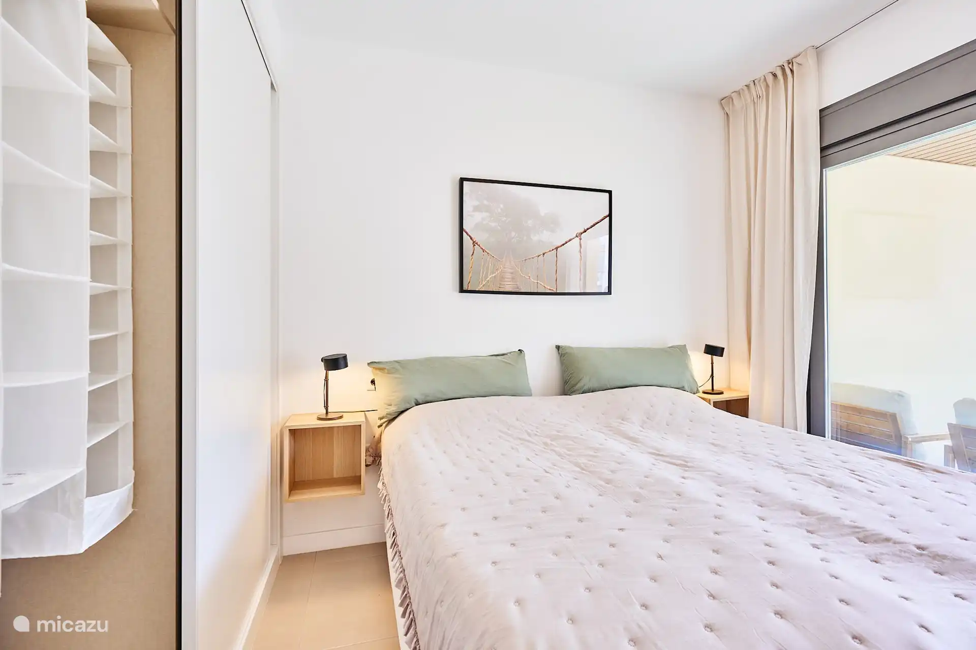 Hauptschlafzimmer mit angrenzender Terrasse