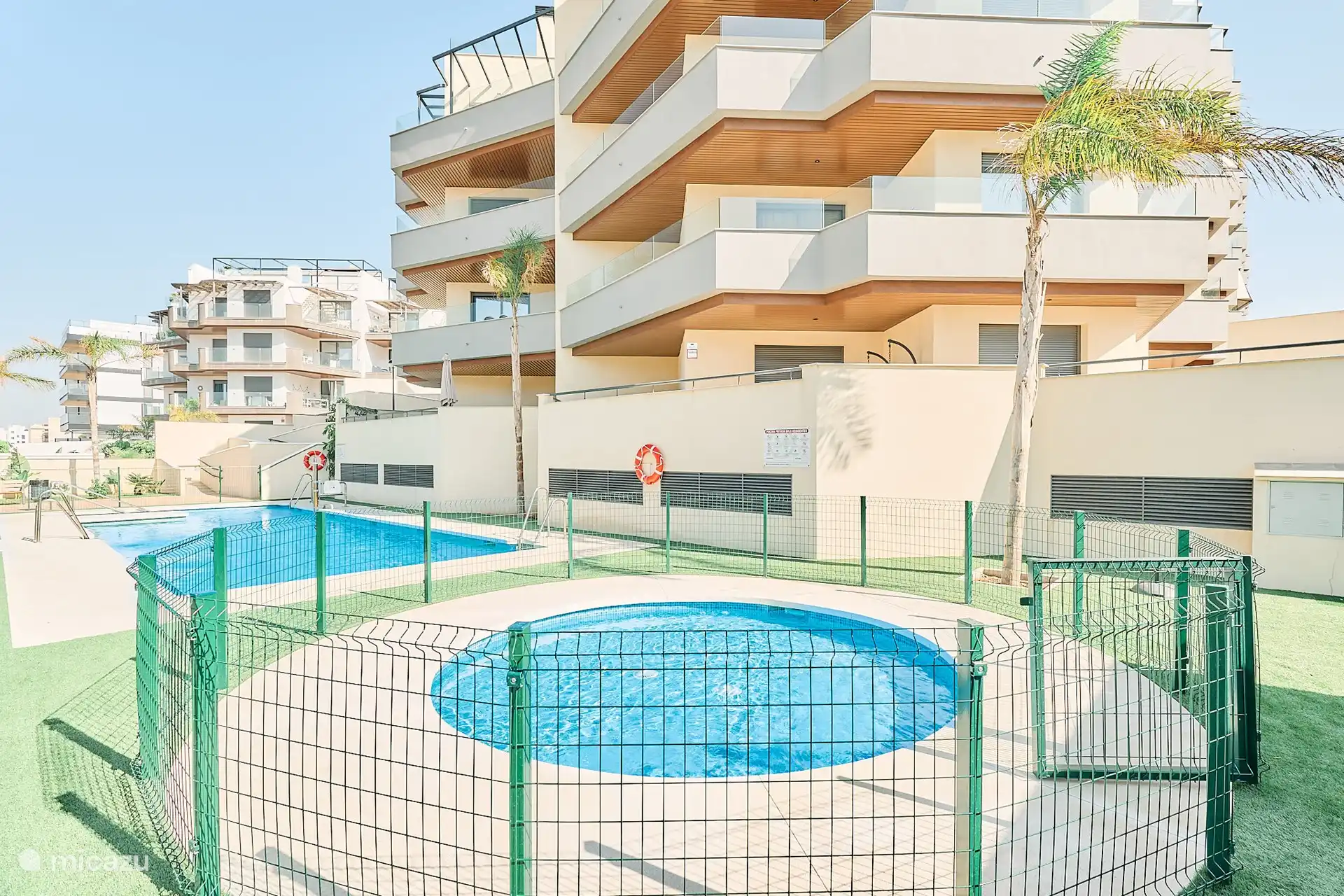 Gemeinschaftspool mit Kinderbecken