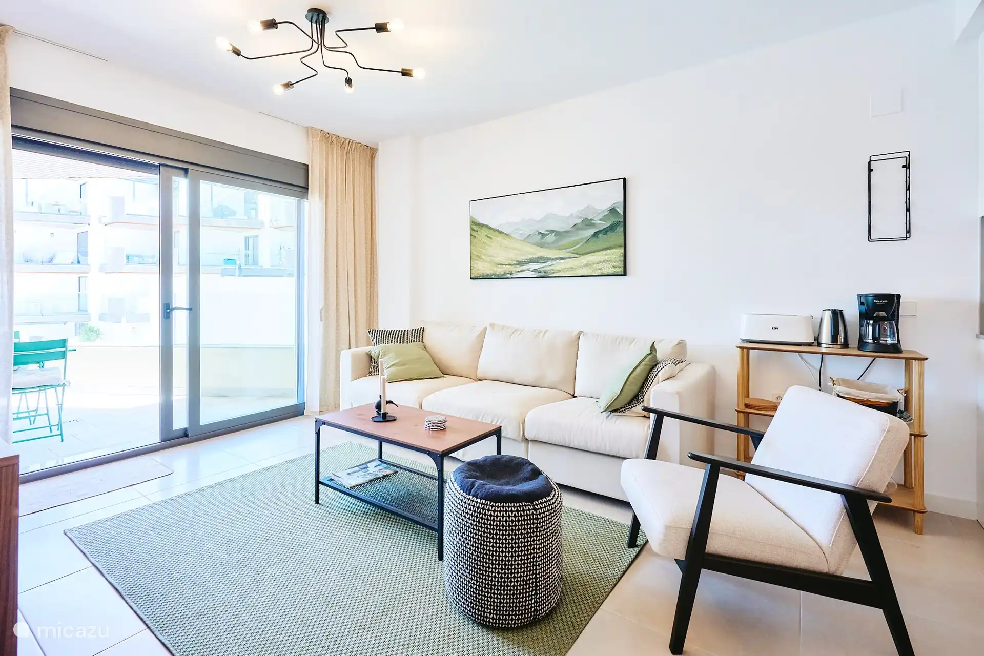 Wohnzimmer mit angrenzender Terrasse