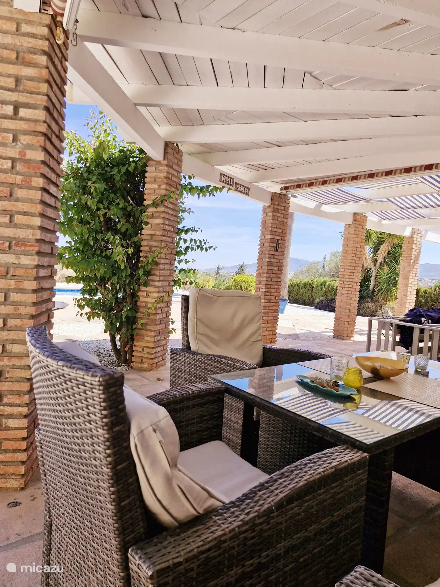 Großzügige Terrasse zum Genießen