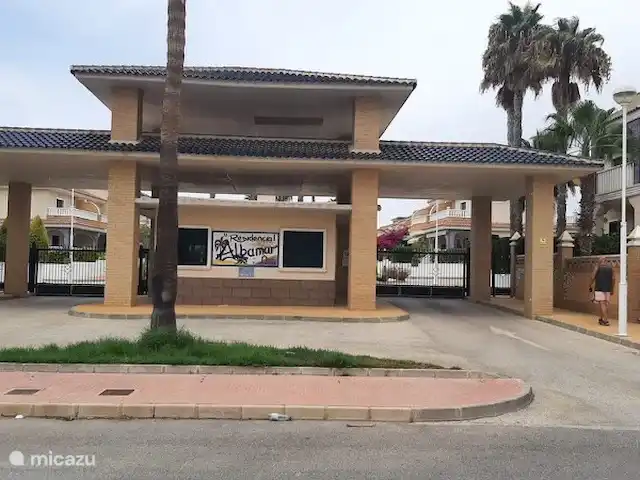 Location de Vacances Espagne, Costa Blanca, Ciudad Quesada, maison mitoyenne - Casa Scheveningen Urbanisation de l’entrée principale