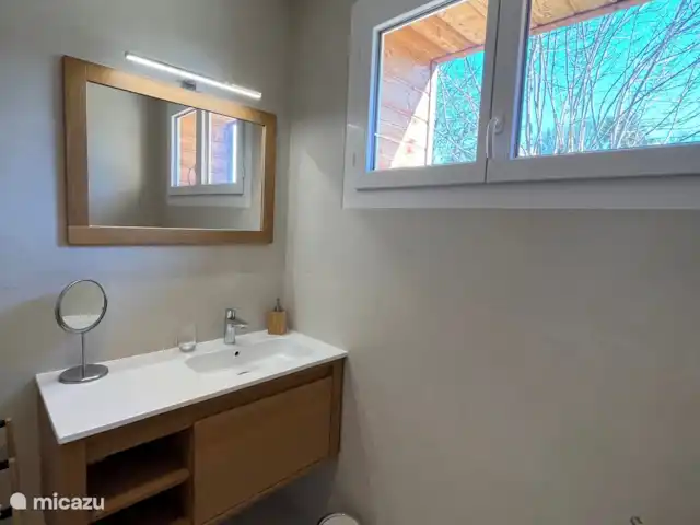 casa rural / cabaña en Francia, Dordoña, Calès (Dordogne) – La Cruz de la Tierra Tocador