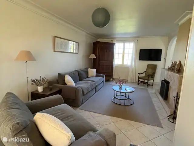 casa rural / cabaña en Francia, Dordoña, Calès (Dordogne) – La Cruz de la Tierra Salón