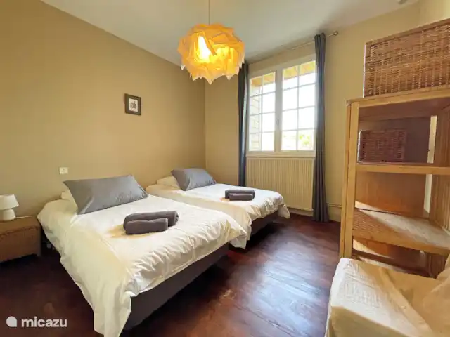 casa rural / cabaña en Francia, Dordoña, Calès (Dordogne) – La Cruz de la Tierra Habitación con 2 camas individuales
