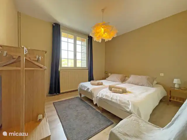 casa rural / cabaña en Francia, Dordoña, Calès (Dordogne) – La Cruz de la Tierra Habitación con 2 camas individuales