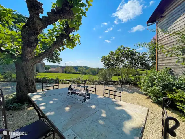 casa rural / cabaña en Francia, Dordoña, Calès (Dordogne) – La Cruz de la Tierra Terraza exterior