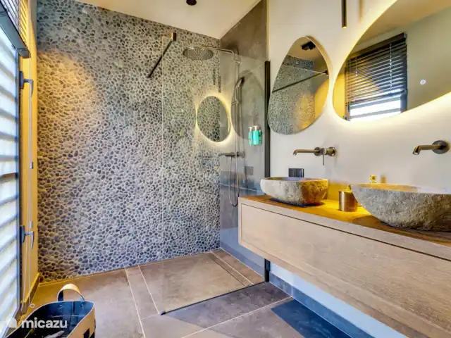 Sea Front Luxury Villa huren in Bonaire, Bonaire, Belnem - villa badkamer