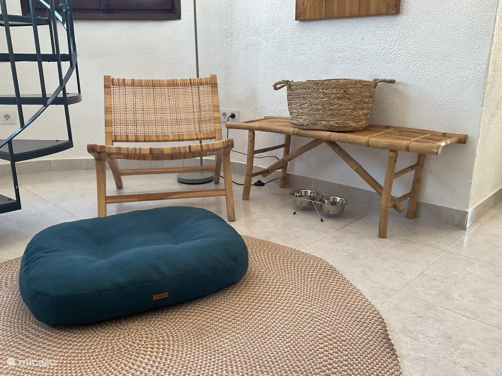 Small pets are welcome