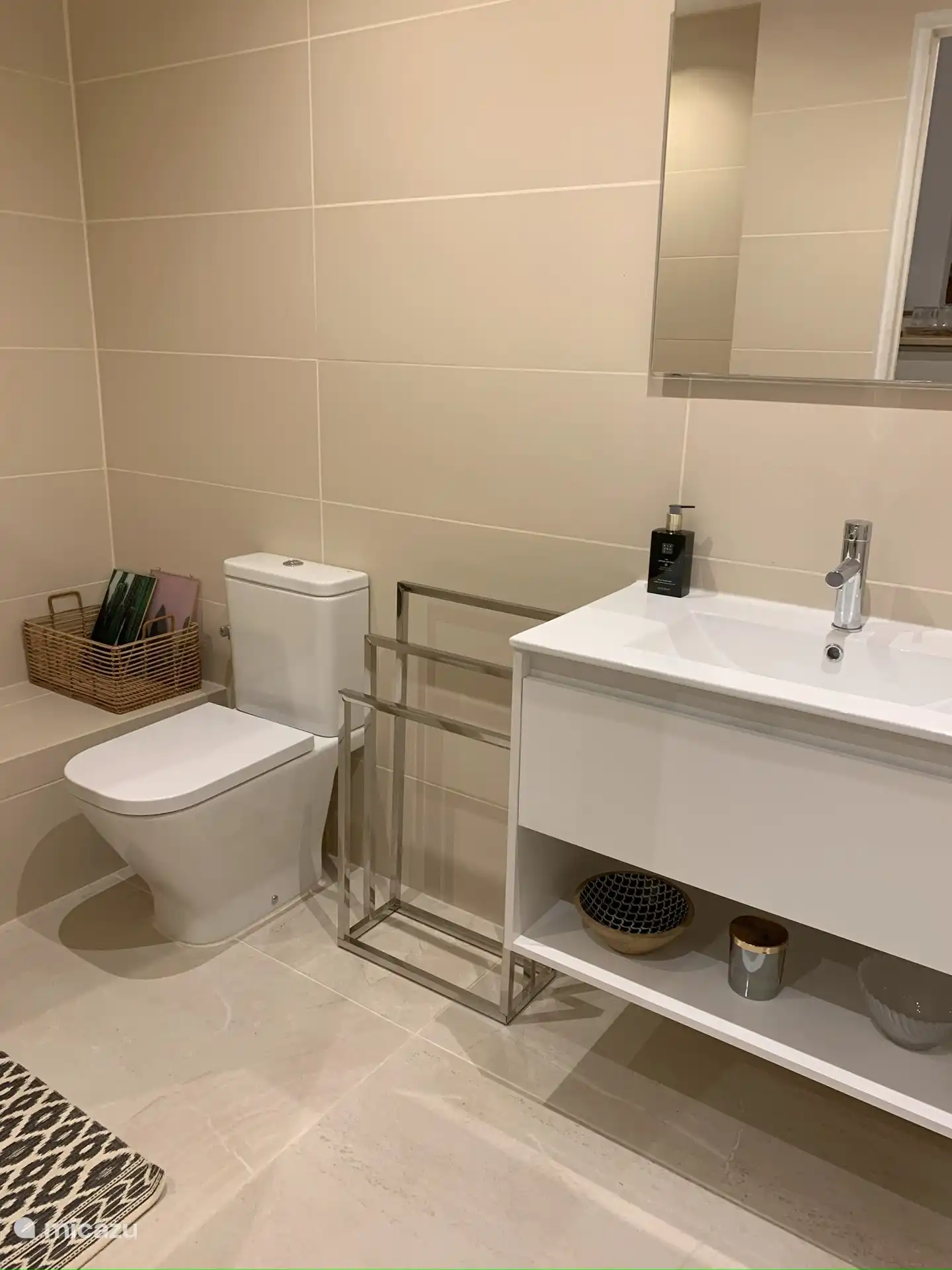 Salle de bain au rez-de-chaussée