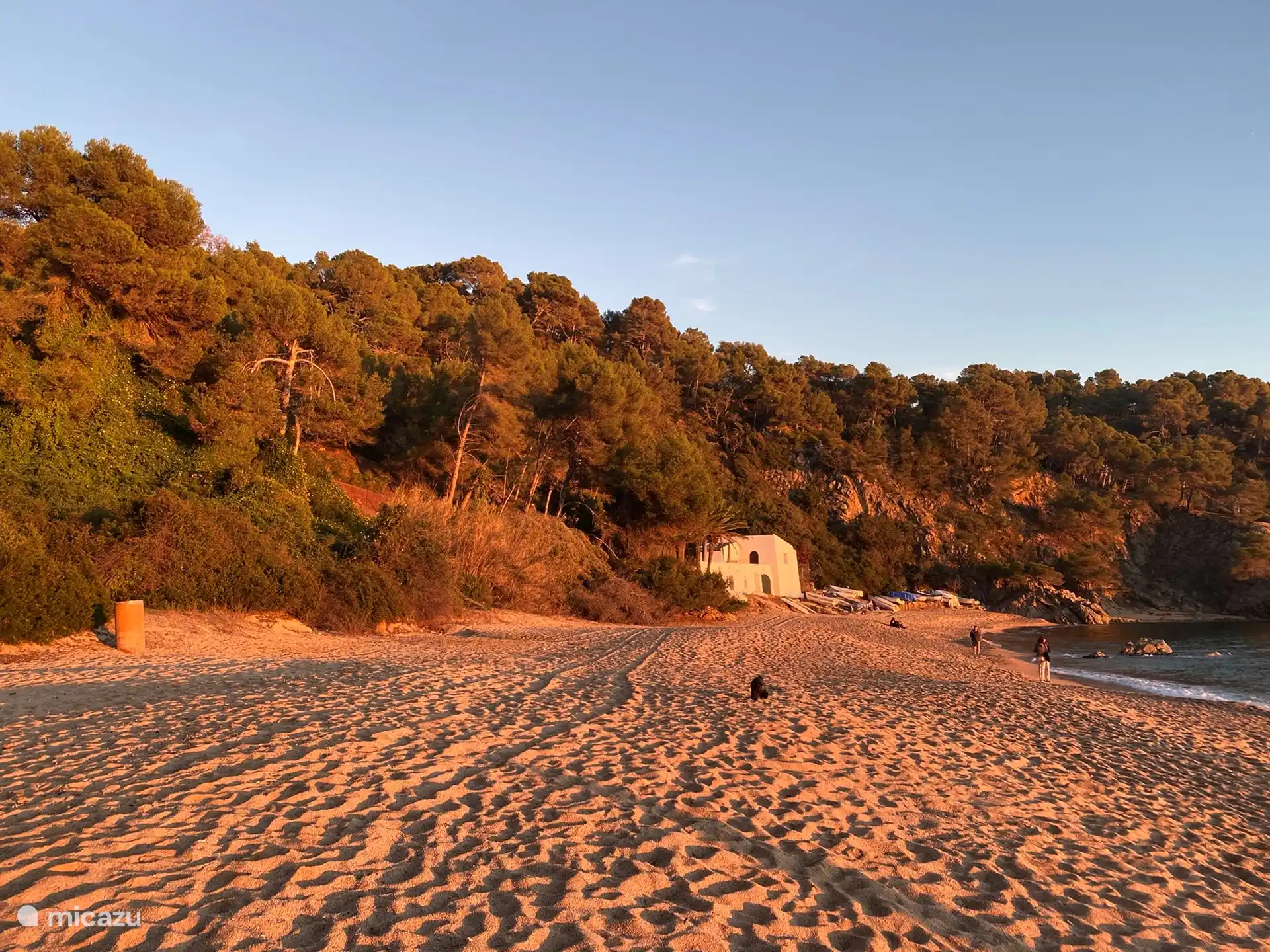 Cala Canyelles, plage la plus proche