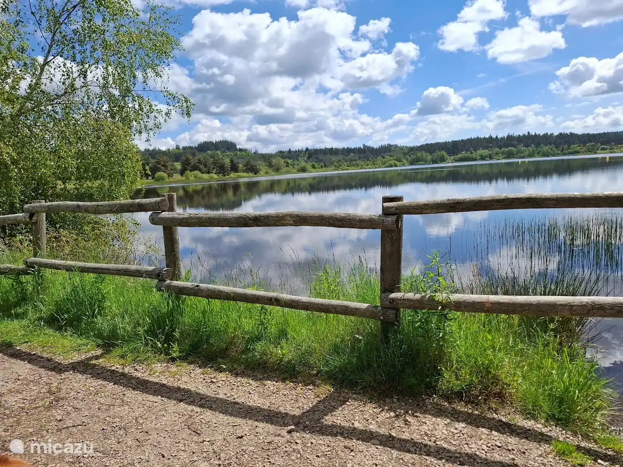 Surroundings of Lac de Devesset