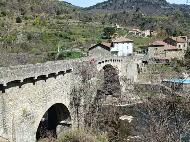 gîte / cottage huren in Frankrijk, Ardèche, Saint-Basile – Domaine Doumas Omgeving Le Pont de Chervil