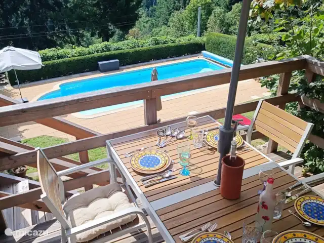 gîte / cottage huren in Frankrijk, Ardèche, Saint-Basile – Domaine Doumas Veranda met uitzicht op zwembad