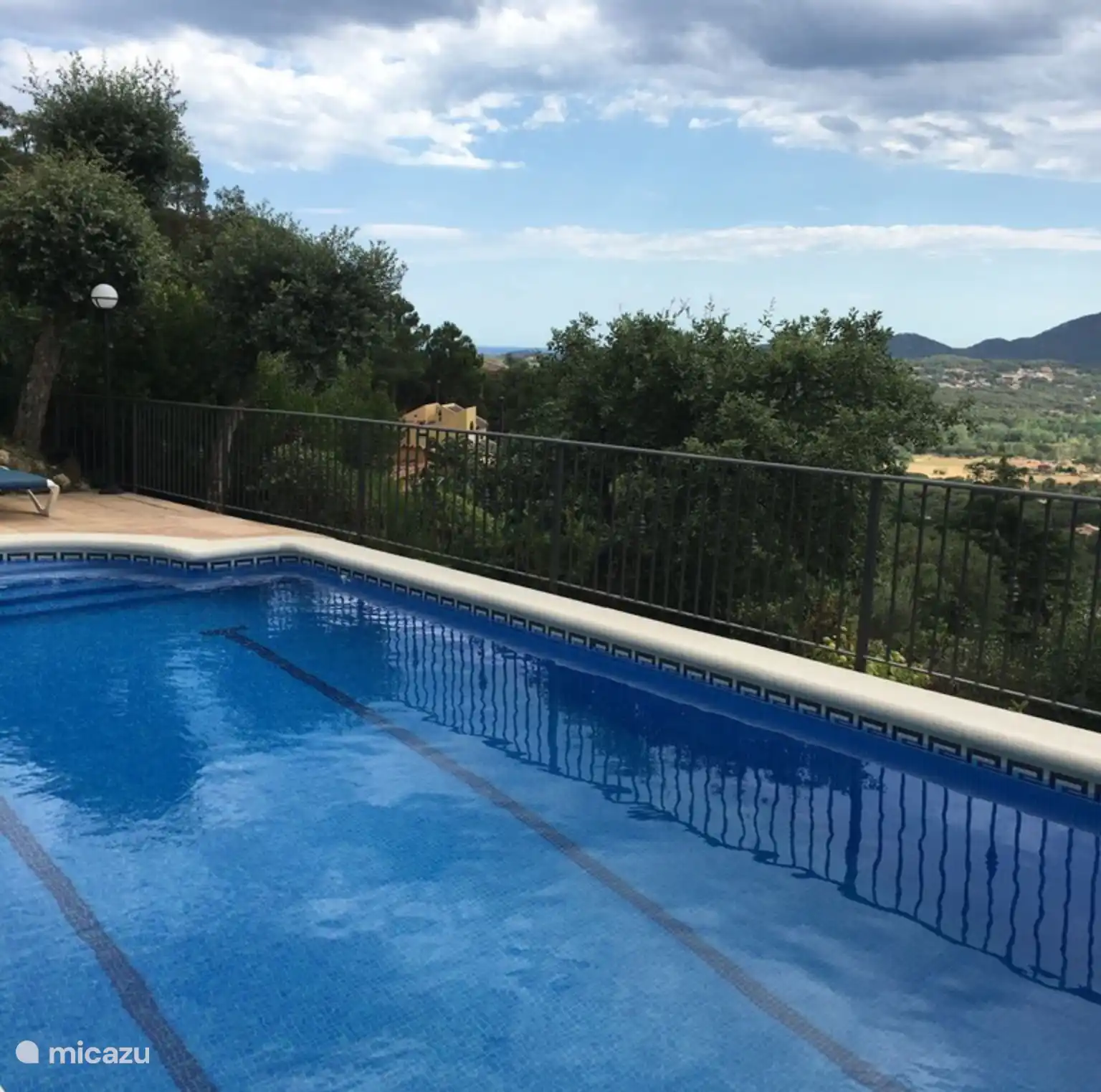 Lovely swimming pool with salt water 