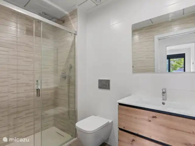 Location de Vacances Espagne, Costa Blanca, Orihuela Costa, appartement - Appartement ensoleillé avec méga terrasse Salle de bain 1