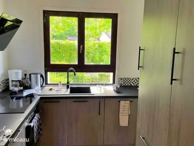 Maison de vacances Le Chat Maison 175 | France, Charente, Écuras - bungalow La cuisine donnant sur le jardin