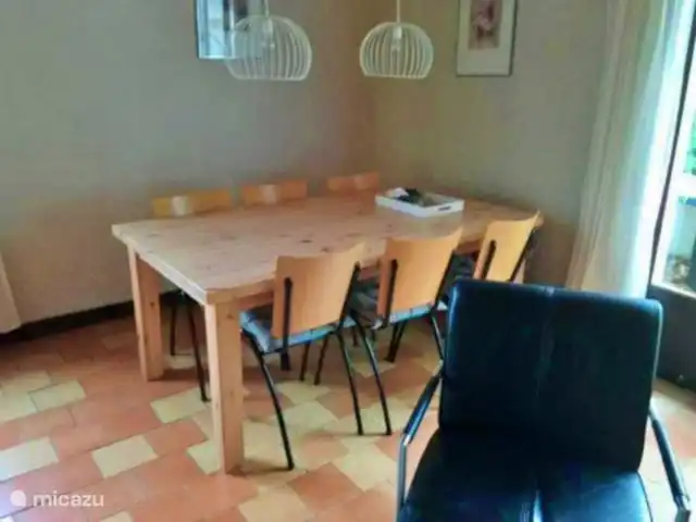 Maison de vacances Le Chat Maison 175 | France, Charente, Écuras - bungalow La table à manger.