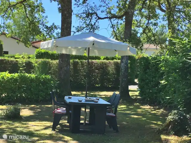 Maison de vacances Le Chat Maison 175 | France, Charente, Écuras - bungalow Le Jardin ;)