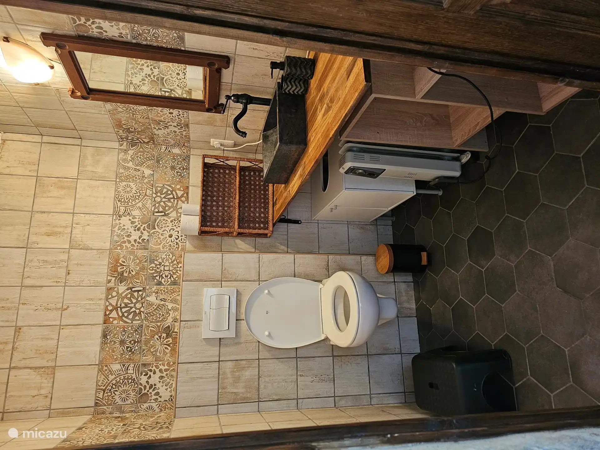 Cuarto de baño con aseos