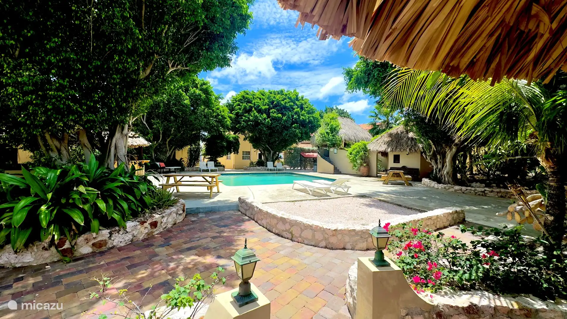 Schwimmbad des Resorts