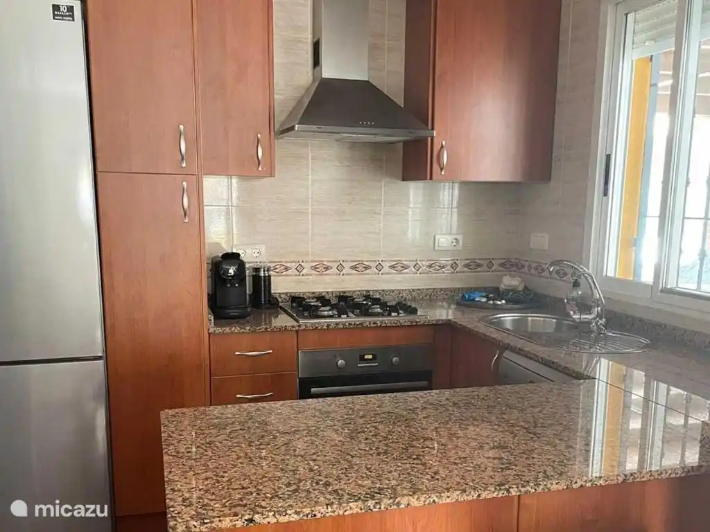 Voll ausgestattete Küche