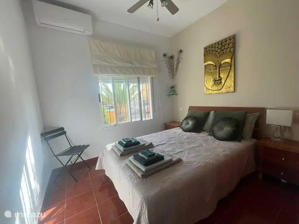 Schlafzimmer mit 2 Betten