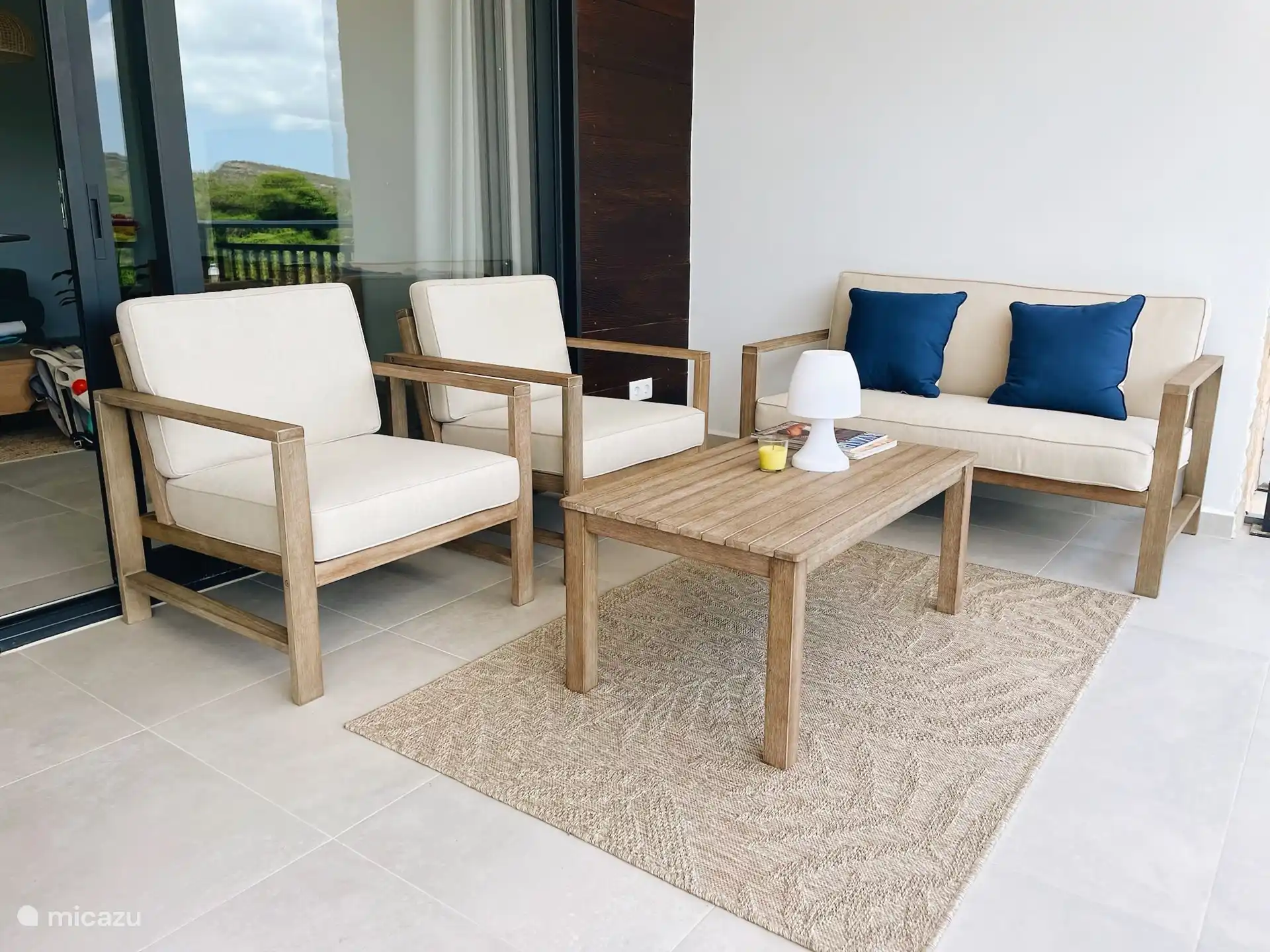 Terrace with lounge set