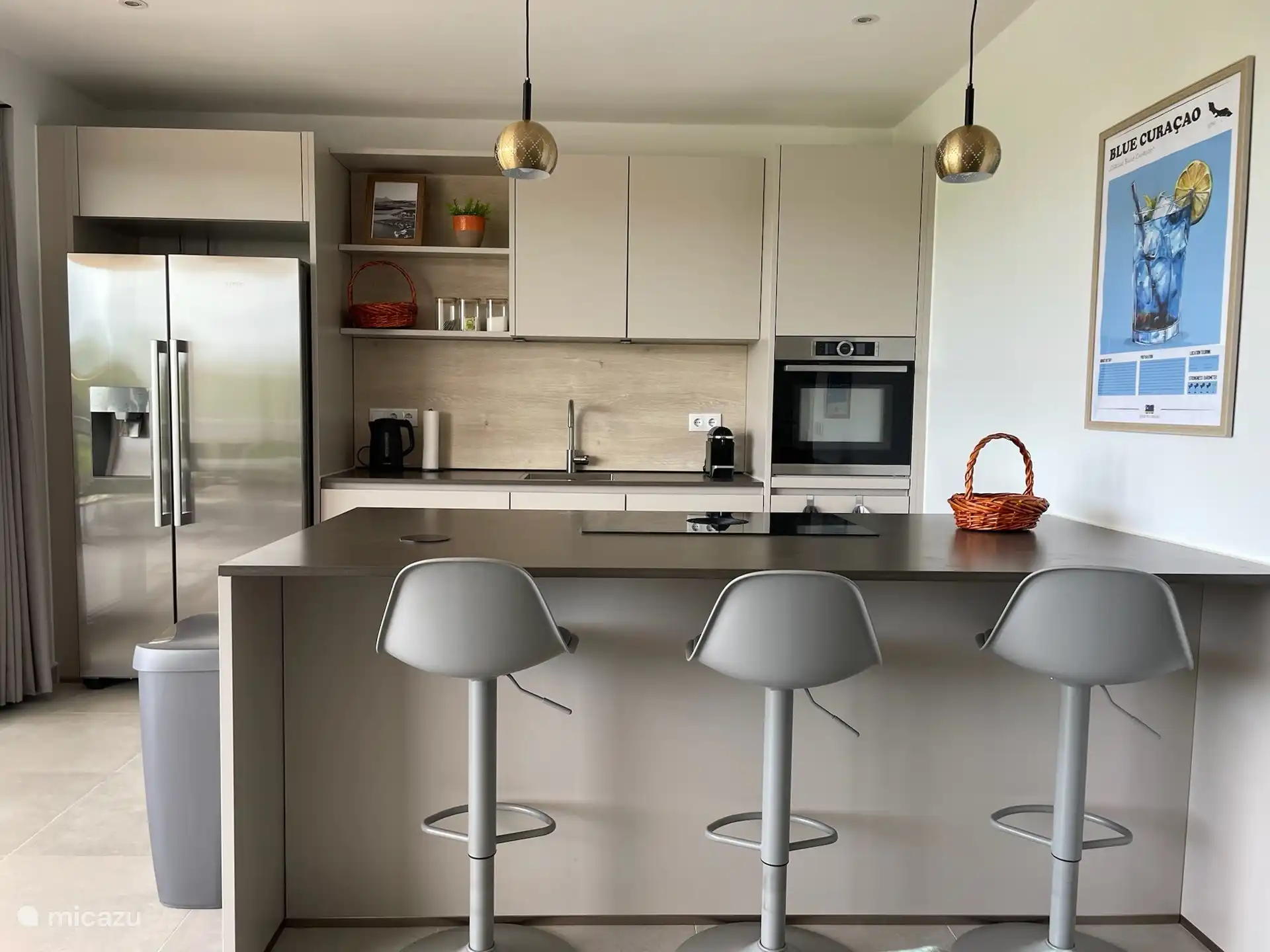 Kitchen with cooking island. 