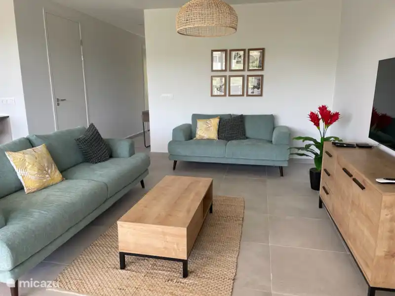 Woonkamer met eethoek