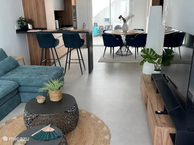 villa huren in Spanje, Costa Cálida, Balsicas – Casa JaJo Een doorkijk vanuit de tuin richting de woon/eetkamer