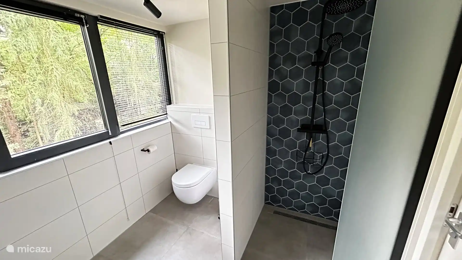 Bad und WC im Obergeschoss