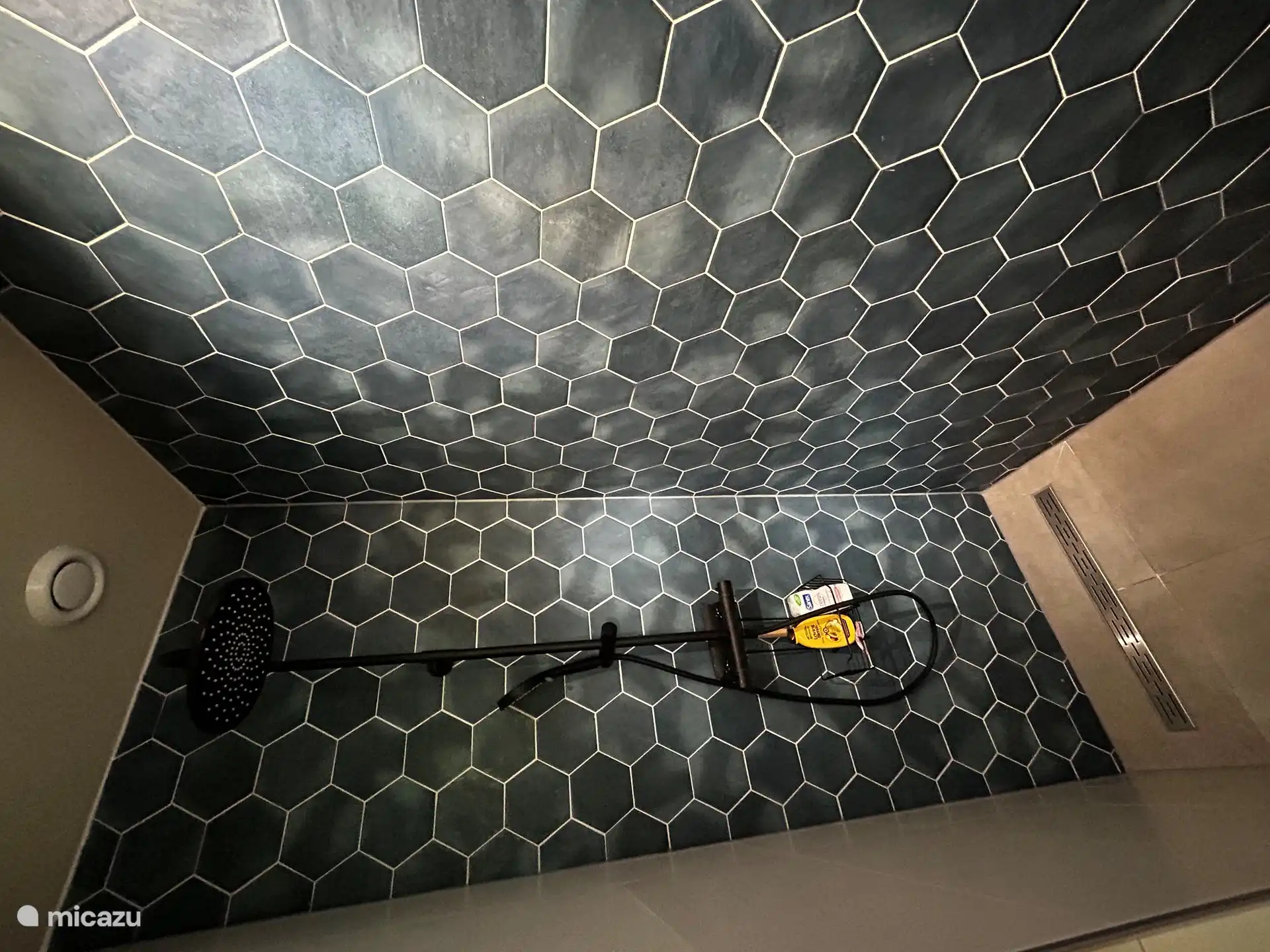 Badezimmer/Dusche im Erdgeschoss