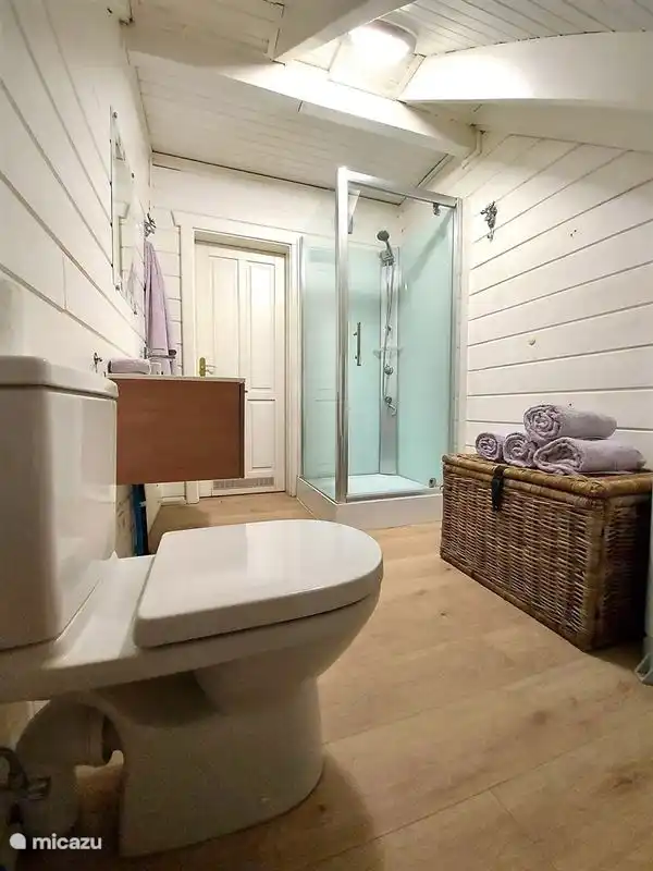 Salle de bain à l’étage