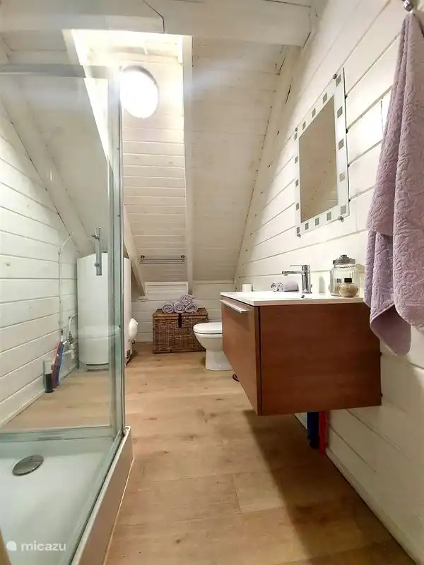 Salle de bain à l’étage