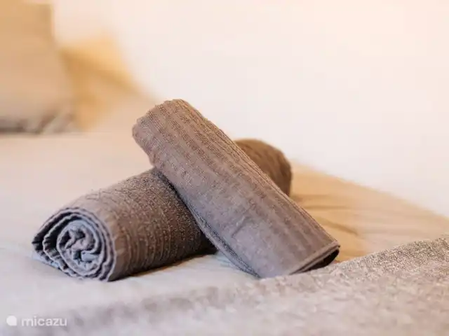 Casa Riad met ruim privé terras huren in Spanje, Costa del Sol, Málaga - appartement Bij aankomst is er ligt er voor iedereen een handdoeken pakket klaar (2 handdoeken per persoon)