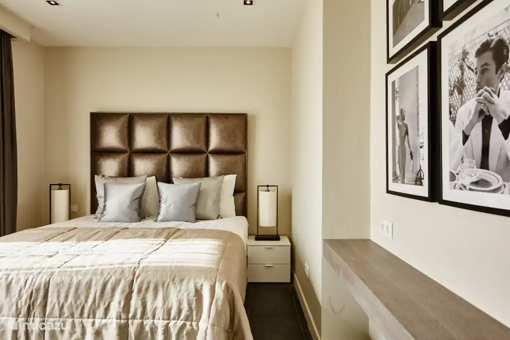 zeer comfortabele master bedroom met luxe badkamer en walk in closet. 