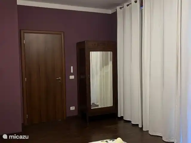 Villa al Plin huren in Italië, Piëmont, Vesime - villa Alle slaapkamers beschikken over een plafondventilator en eigen kastruimte.