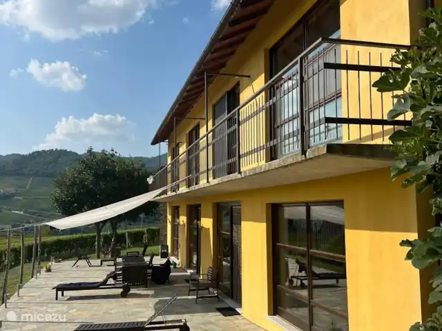 Villa al Plin huren in Italië, Piëmont, Vesime - villa Villa al Plin, een modern huis. Ruim en praktisch. Populair bij stellen, gezinnen met kinderen, of hele families die met drie generaties komen. De ruimte in de slaap- en badkamers is eerlijk verdeeld, voor iedereen is er ruimte genoeg.