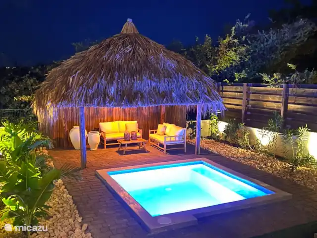 Élégant et nouveau : Bamboo Bungalow | Curaçao, Banda Ariba (est), Brakkeput Abou - appartement Il est également merveilleux de rester le soir.
