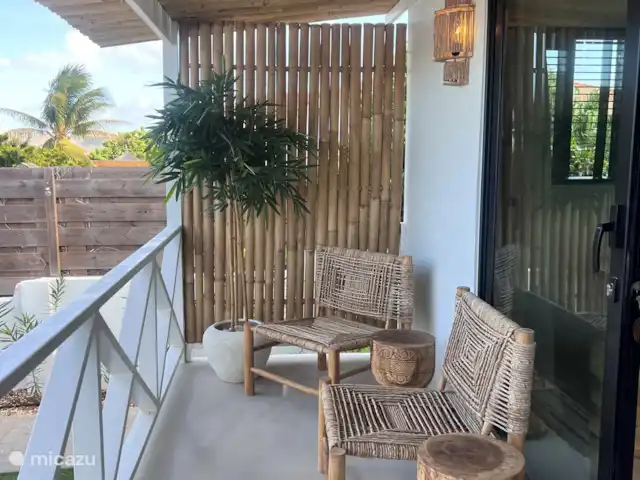 Élégant et nouveau : Bamboo Bungalow | Curaçao, Banda Ariba (est), Brakkeput Abou - appartement La véranda spacieuse.
