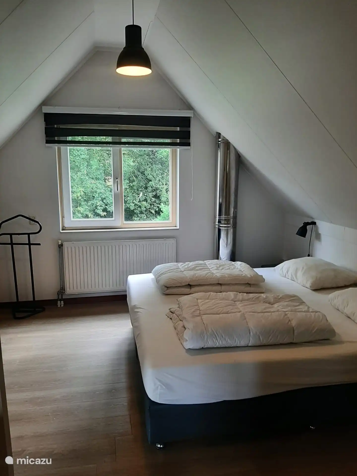 Schlafzimmer auf der Rückseite.