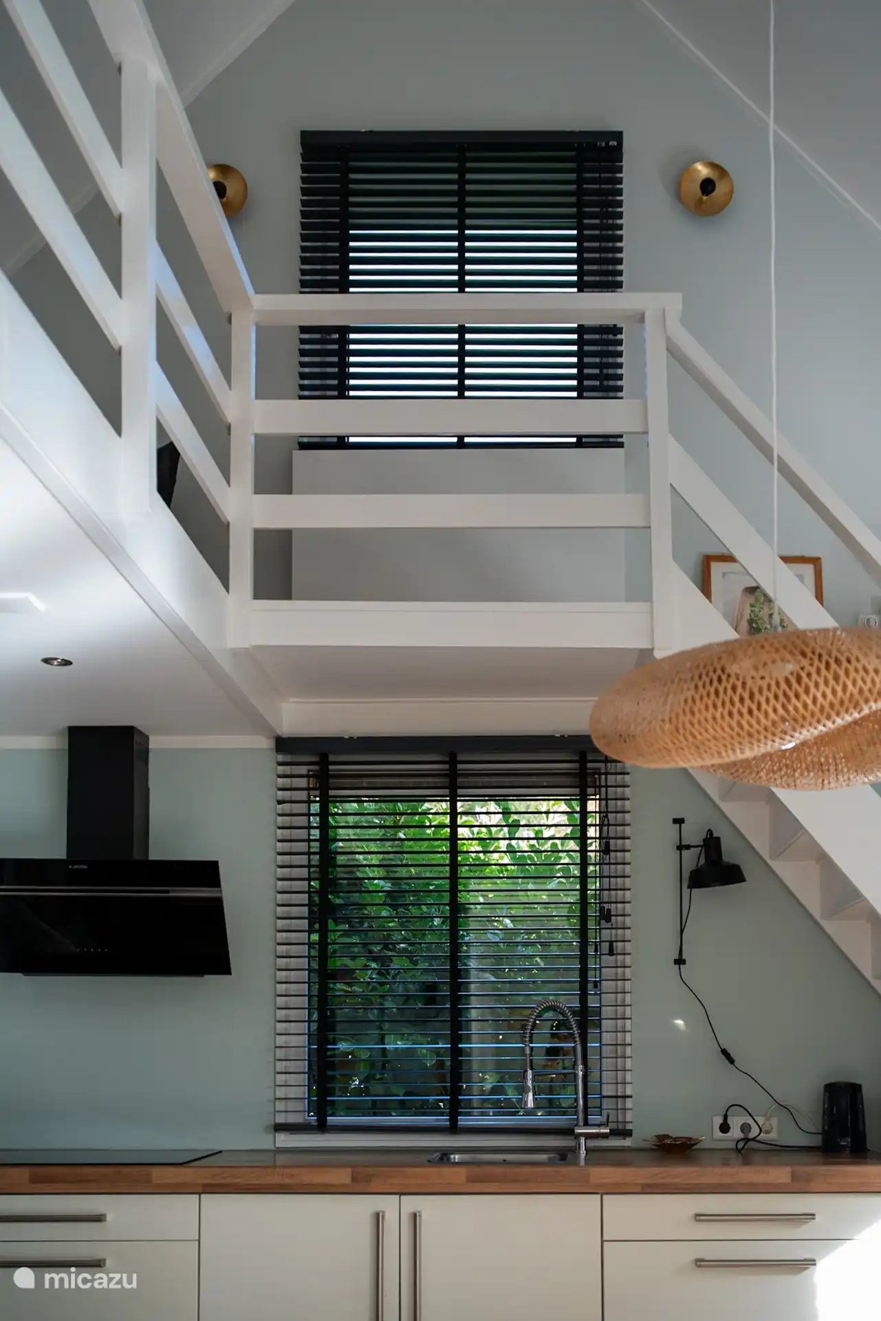 Blick auf das schöne Loft vom Wohnzimmer aus.