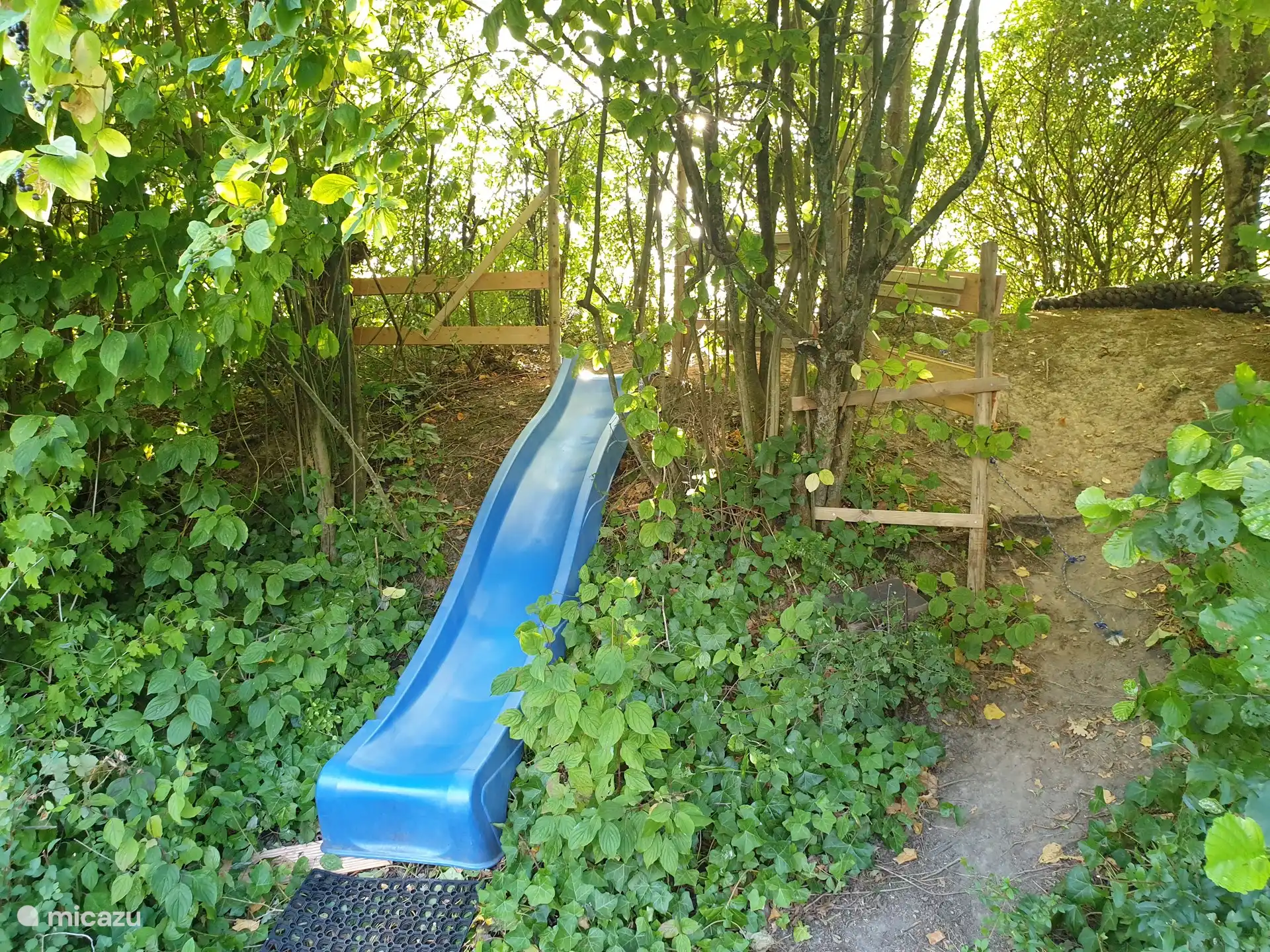 Glisser dans le jardin